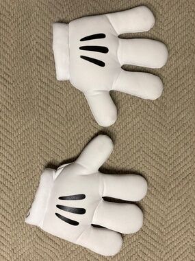 Disney Parks Mickey Mouse Hands / Gloves